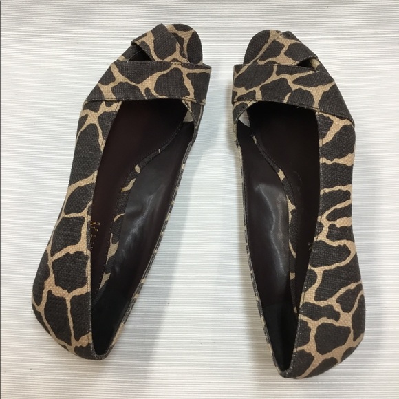 Comfortable Low Heel Wedges.  Ralph Lauren - Picture 5 of 7